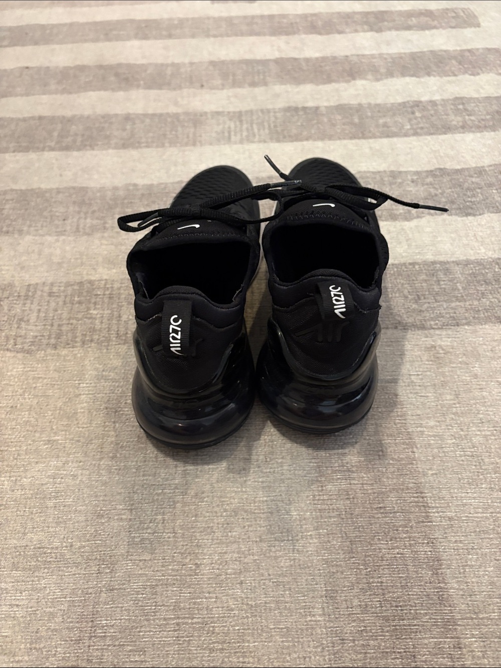 Nike Air Max 270 Women’s  -Black with White - Picture 4 of 7